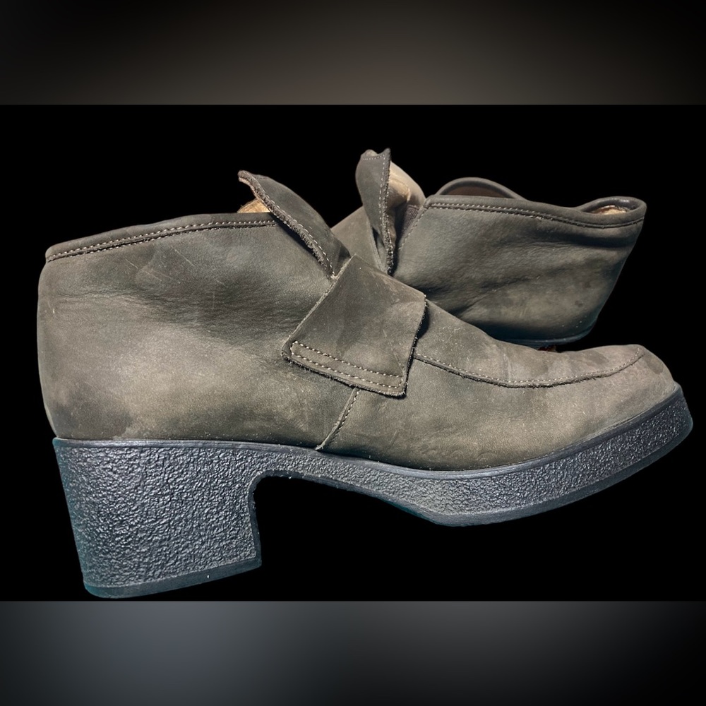 Arket brown suede ankle bootie, with chunky heel, size 40.
